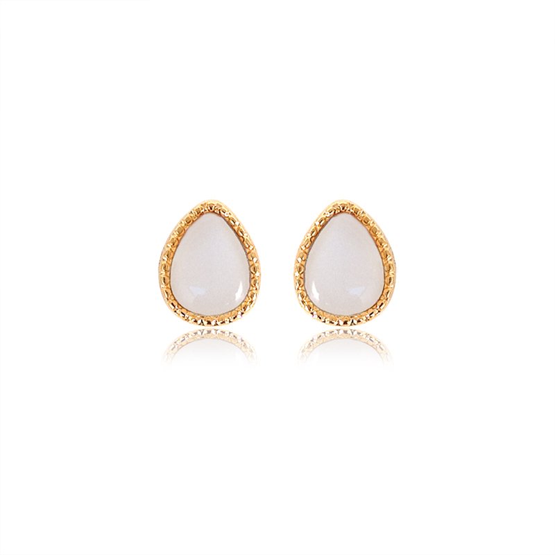pearl earrings